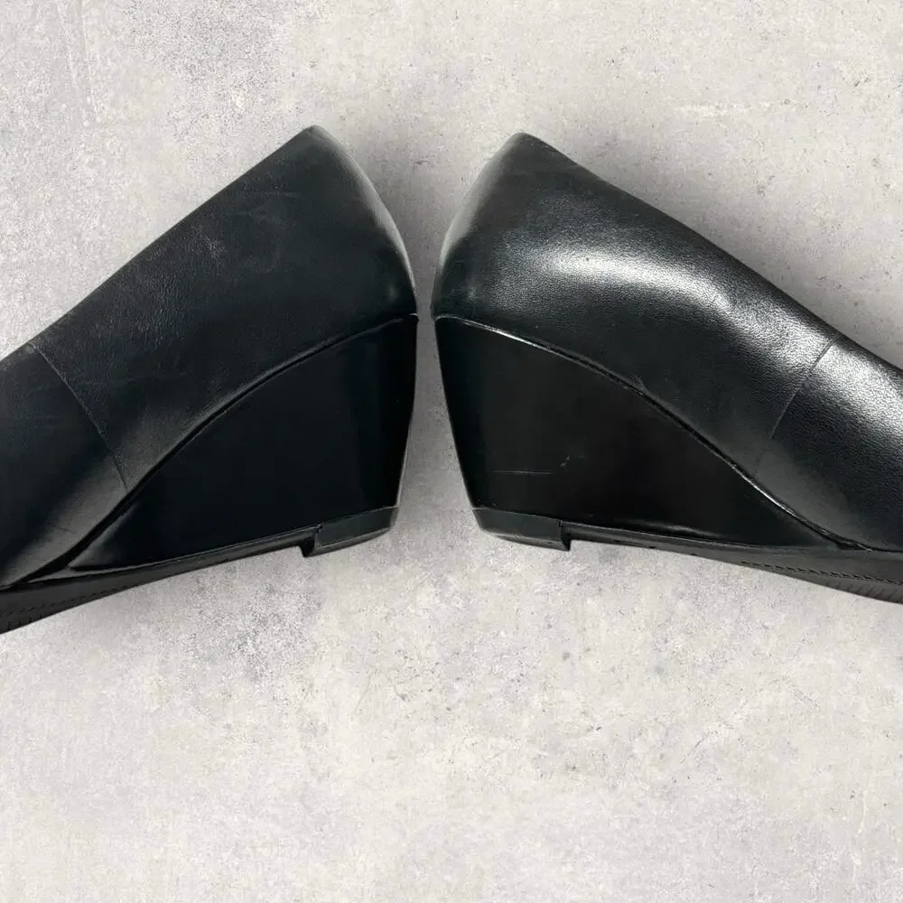 Clarks Artisan Women's Black Leather Slip On Wedge Heel SZ/5M